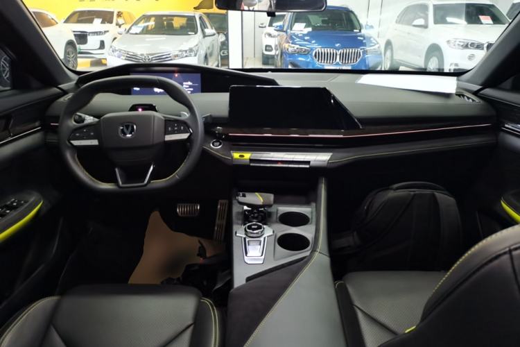 Used CHANGAN UNI-V 2022 1.5T Sport Edition Interior 2