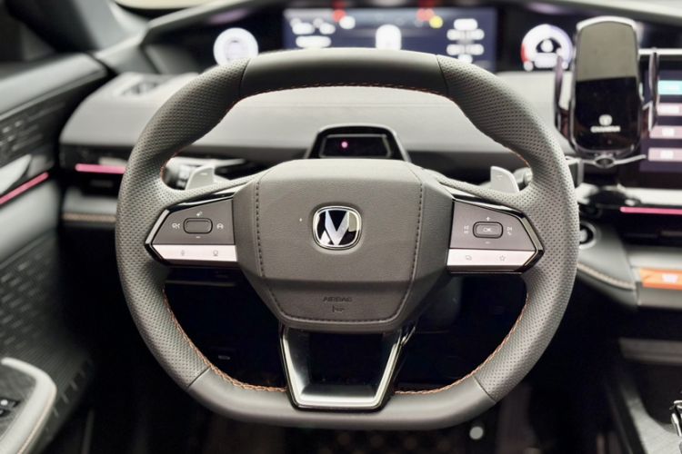 Used CHANGAN UNI-V 2022 1.5T Prestige Version Interior 3
