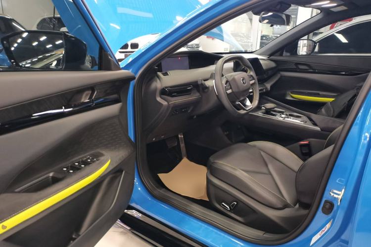 Used CHANGAN UNI-V 2022 1.5T Sport Edition Interior 3
