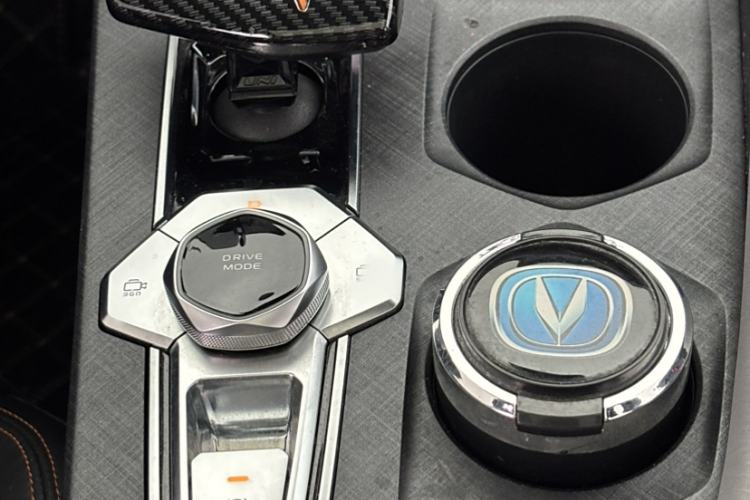 Used CHANGAN UNI-V 2022 1.5T Prestige Version Interior 5