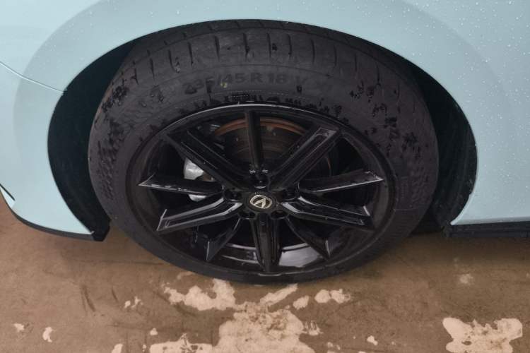 Used CHANGAN UNI-V 2022 1.5T Prestige Version Left Front Wheel Hub