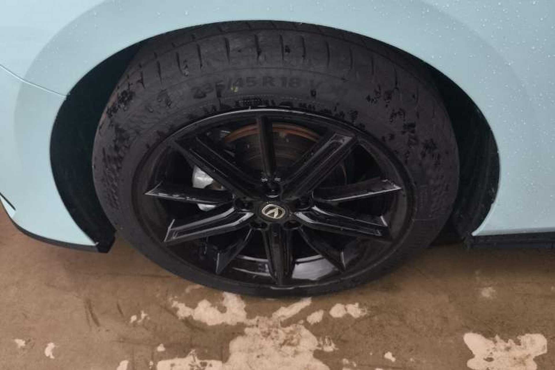 Used CHANGAN UNI-V 2022 1.5T Prestige Version Left Front Wheel Hub