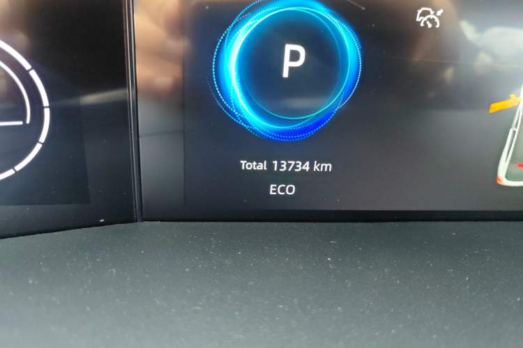 Used CHANGAN UNI-V 2022 1.5T Sport Edition Odometer Close Up