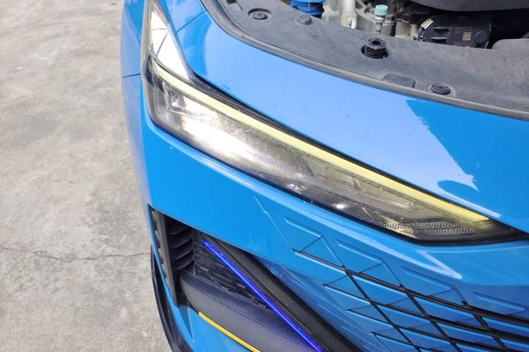 Used CHANGAN UNI-V 2022 1.5T Sport Edition Right Front Headlight