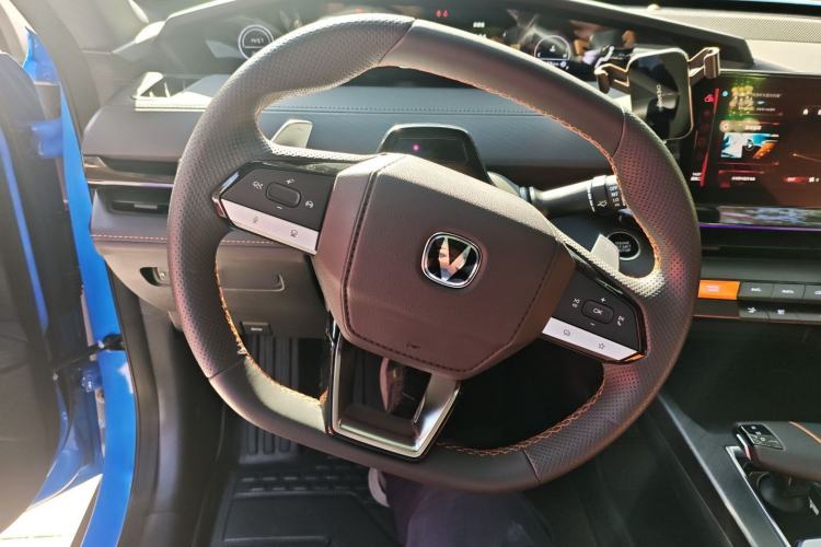 Used CHANGAN UNI-V 2022 1.5T Prestige Version Steering Wheel