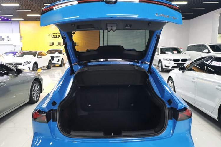 Used CHANGAN UNI-V 2022 1.5T Sport Edition Trunk