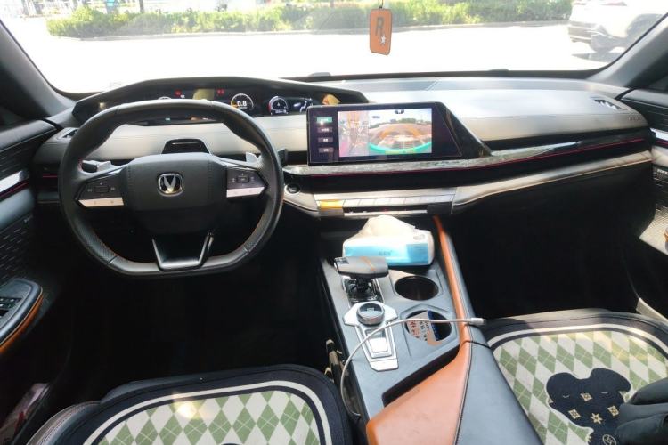 Used CHANGAN UNI-V 2022 1.5T Prestige Version Center Console