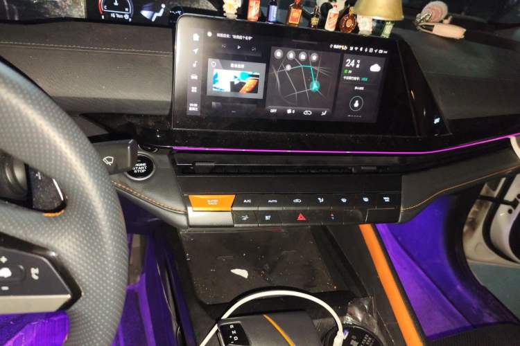 Used CHANGAN UNI-V 2022 1.5T Prestige Version Audio And AC Panel