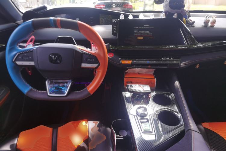 Used CHANGAN UNI-V 2022 1.5T Sport Edition Center Console