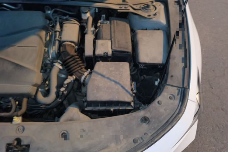 Used CHANGAN UNI-V 2022 1.5T Prestige Version Engine Bay Left