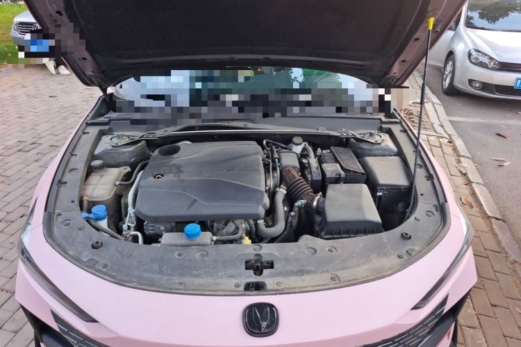 Used CHANGAN UNI-V 2022 1.5T Sport Edition Engine Bay