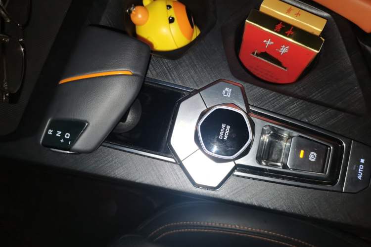 Used CHANGAN UNI-V 2022 1.5T Prestige Version Gear Lever