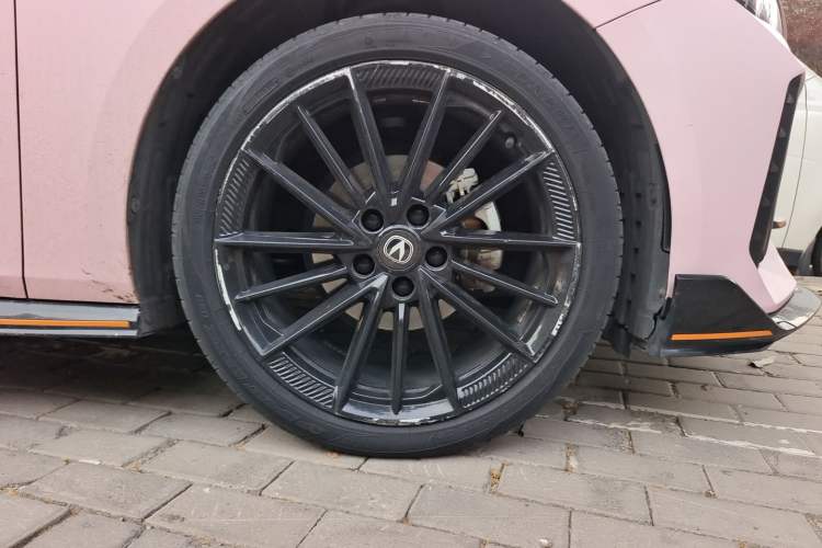 Used CHANGAN UNI-V 2022 1.5T Sport Edition Right Front Wheel Hub