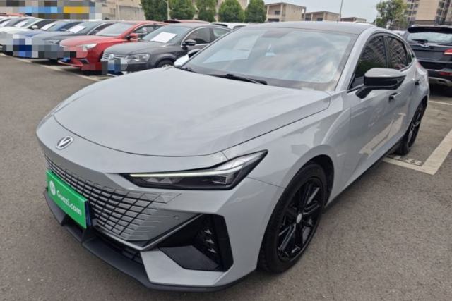 Used CHANGAN UNI-V 2022 1.5T Prestige Version