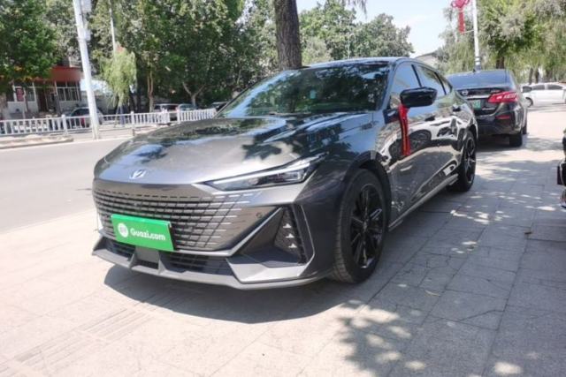 Used CHANGAN UNI-V 2022 1.5T Prestige Version