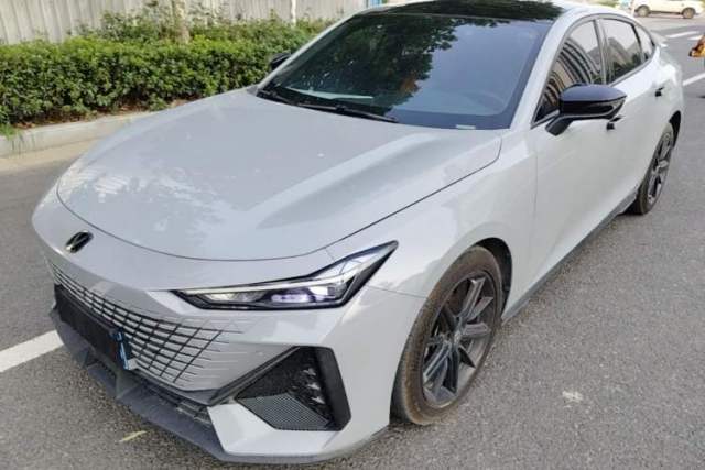 Used CHANGAN UNI-V 2022 1.5T Prestige Version