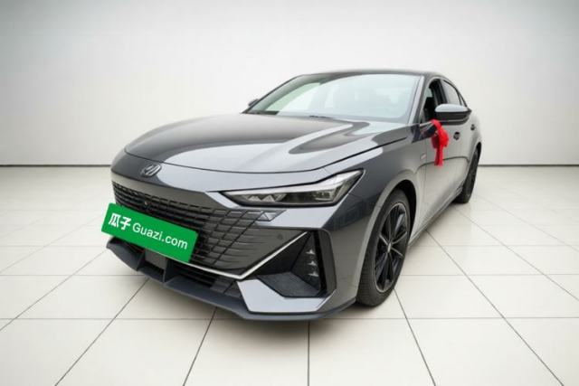 CHANGAN UNI-V 2022 1.5T Prestige Version مستعملة