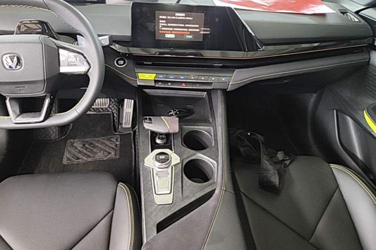Used CHANGAN UNI-V 2022 1.5T Sport Edition Audio And AC Panel
