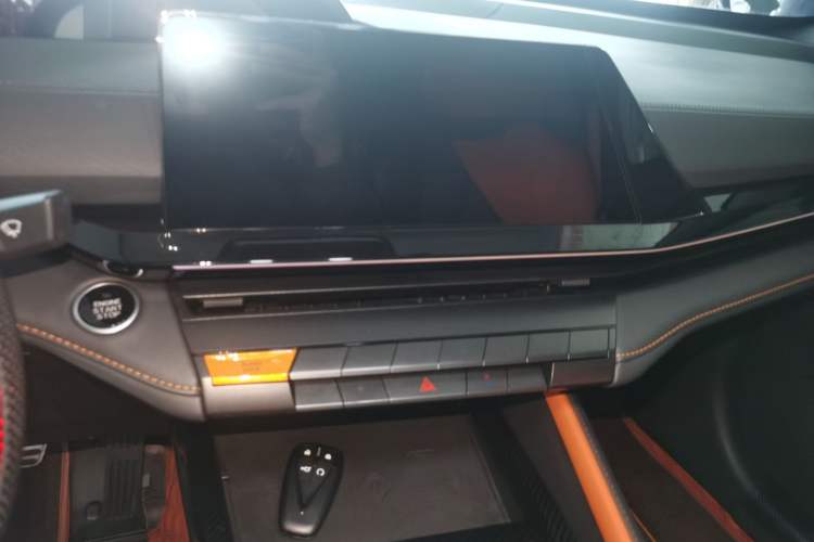 Used CHANGAN UNI-V 2022 1.5T Prestige Version Audio And AC Panel