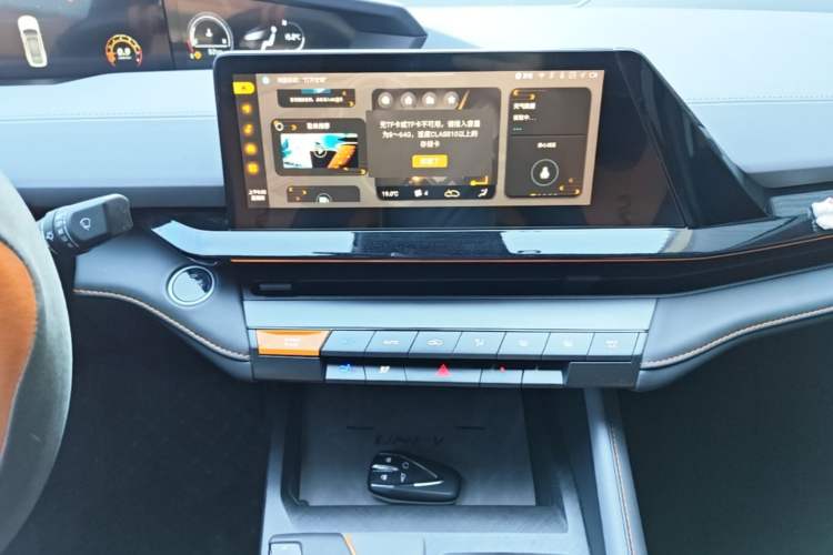Used CHANGAN UNI-V 2022 1.5T Prestige Version Audio And AC Panel