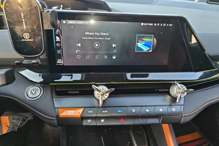 Used CHANGAN UNI-V 2022 1.5T Prestige Version Audio And AC Panel