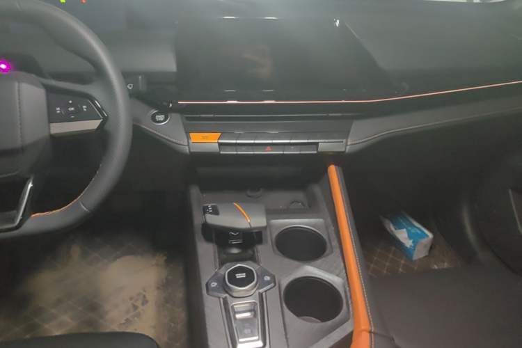 Used CHANGAN UNI-V 2022 1.5T Prestige Version Audio And AC Panel