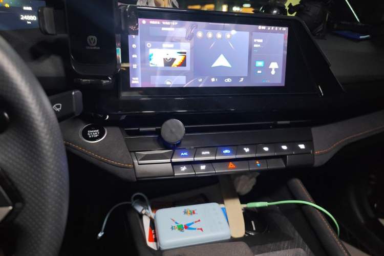 Used CHANGAN UNI-V 2022 2.0T Sporty Version Audio And AC Panel