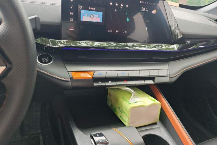 Used CHANGAN UNI-V 2022 1.5T Prestige Version Audio And AC Panel