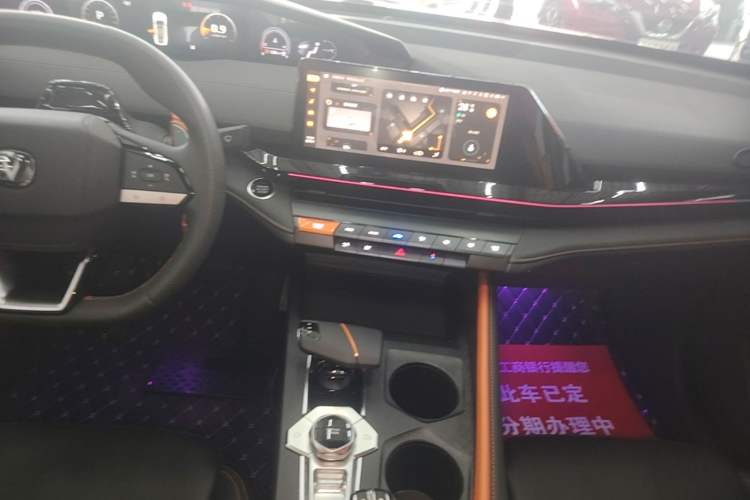 Used CHANGAN UNI-V 2022 1.5T Prestige Version Audio And AC Panel