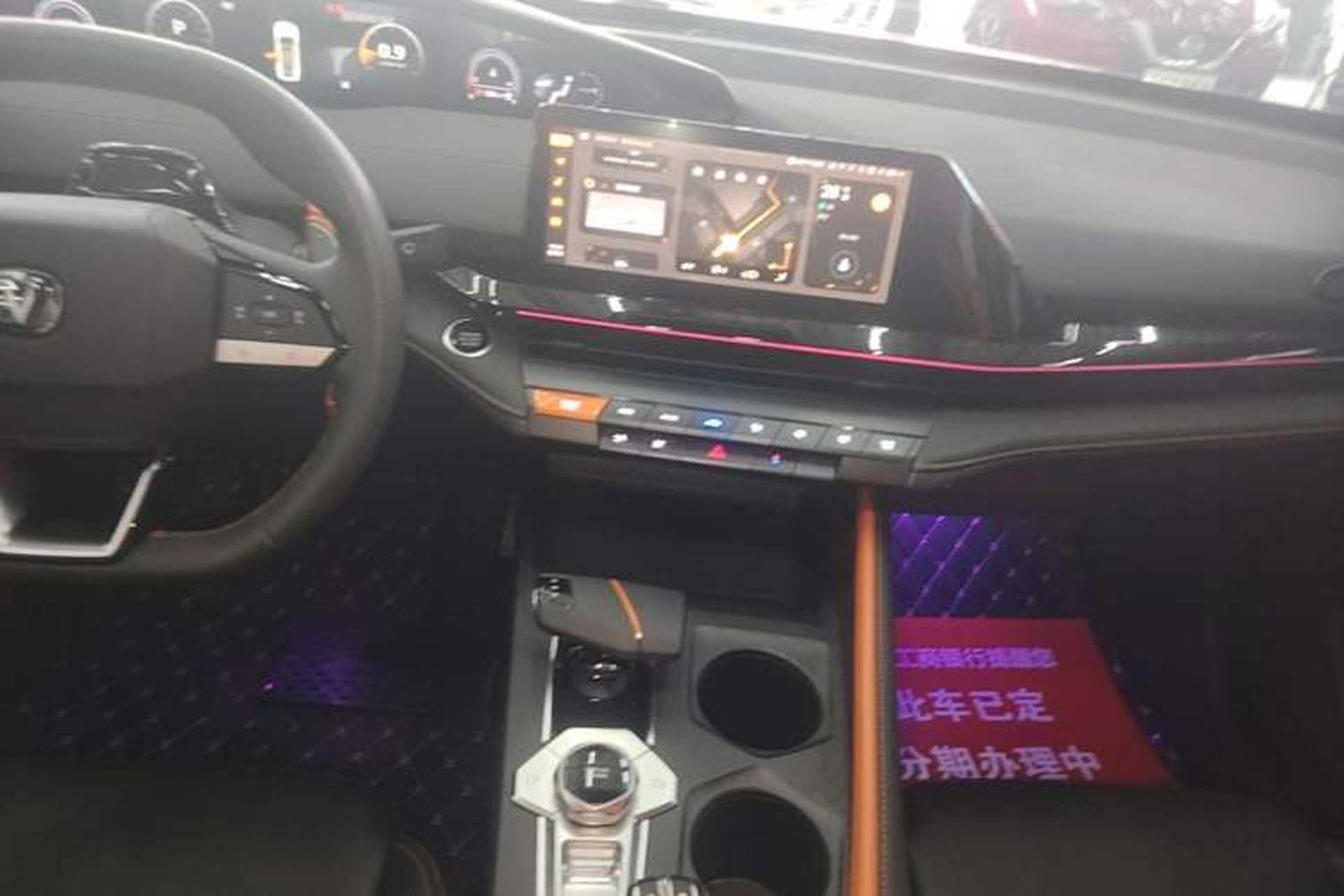 Used CHANGAN UNI-V 2022 1.5T Prestige Version Audio And AC Panel