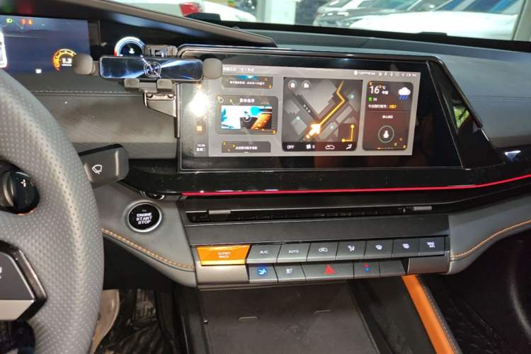 Used CHANGAN UNI-V 2022 1.5T Prestige Version Audio And AC Panel
