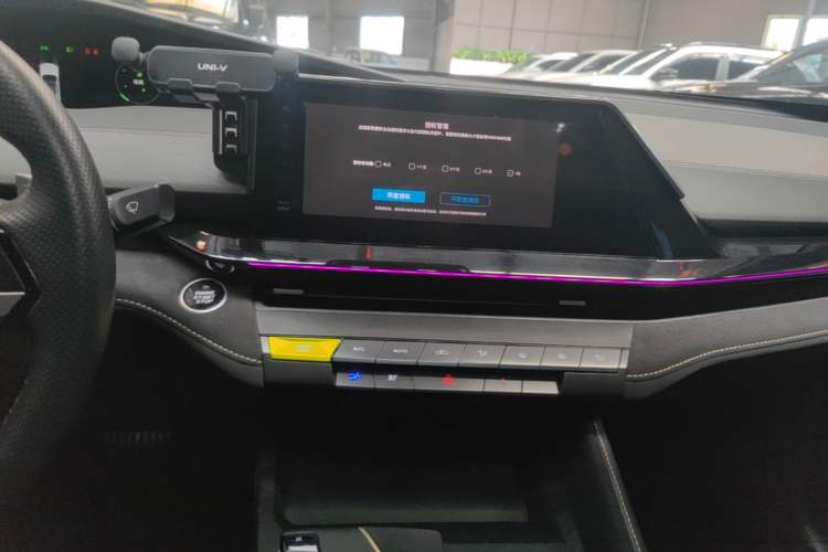 Used CHANGAN UNI-V 2022 1.5T Sport Edition Audio And AC Panel