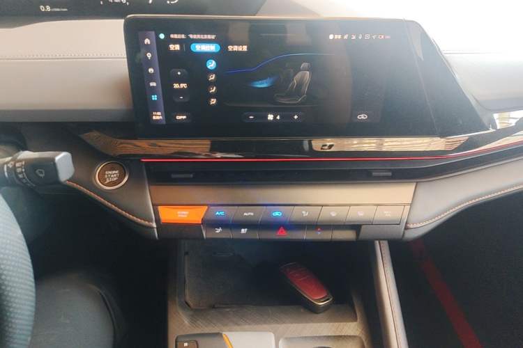 Used CHANGAN UNI-V 2022 1.5T Prestige Version Audio And AC Panel