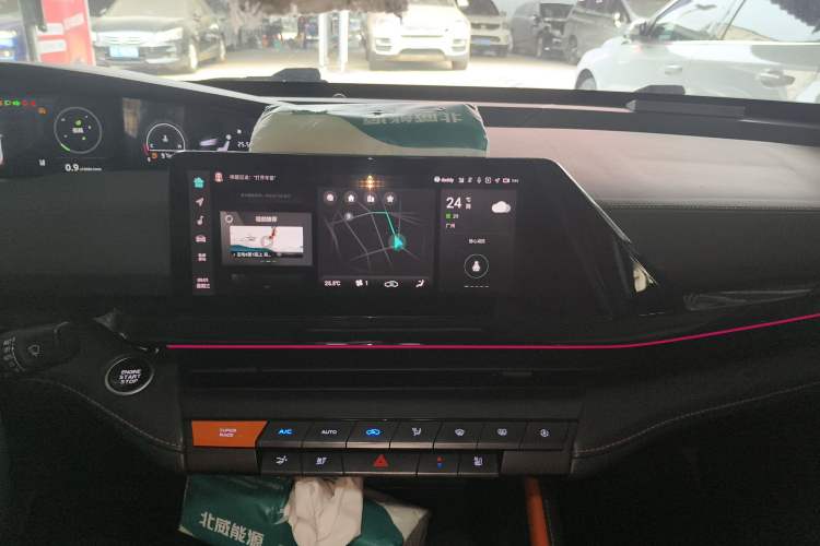 Used CHANGAN UNI-V 2022 1.5T Smart Navigation Version Audio And AC Panel