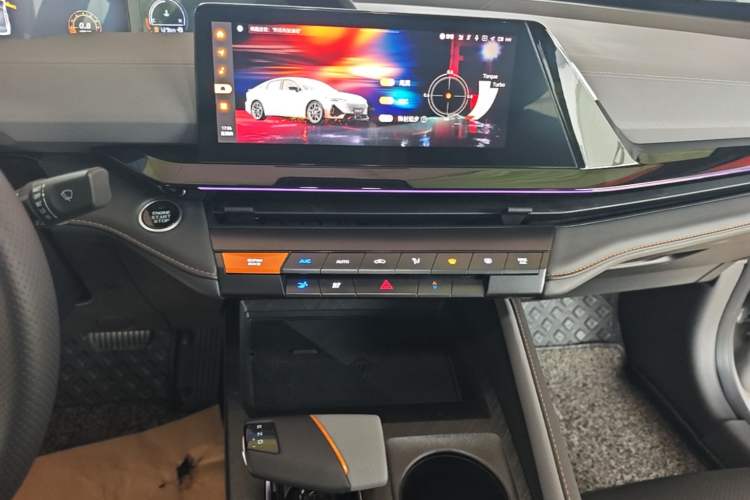 Used CHANGAN UNI-V 2022 1.5T Prestige Version Audio And AC Panel