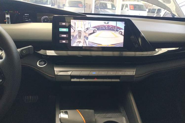 Used CHANGAN UNI-V 2022 2.0T Sporty Version Audio And AC Panel