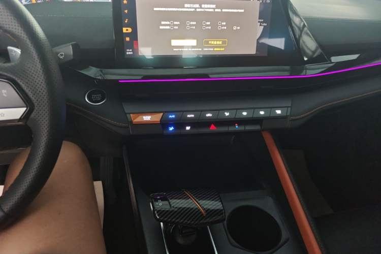 Used CHANGAN UNI-V 2022 1.5T Prestige Version Audio And AC Panel