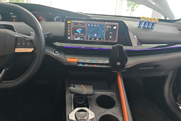 Used CHANGAN UNI-V 2022 1.5T Prestige Version Audio And AC Panel