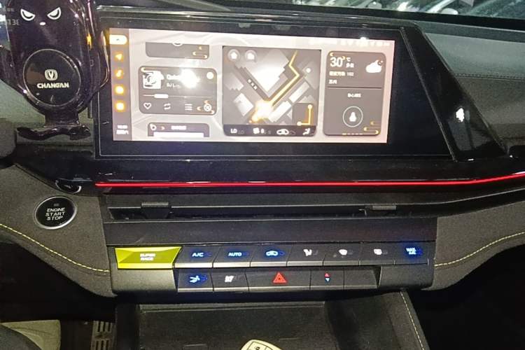 Used CHANGAN UNI-V 2022 1.5T Sport Edition Audio And AC Panel