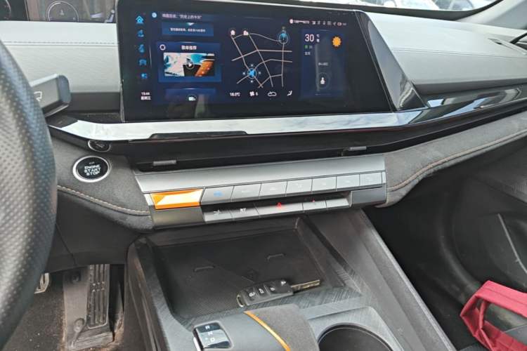 Used CHANGAN UNI-V 2022 1.5T Sport Edition Audio And AC Panel
