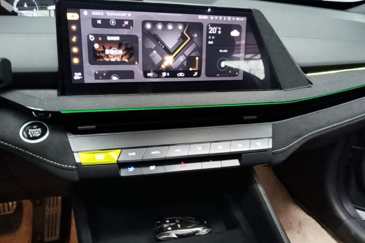 Used CHANGAN UNI-V 2022 1.5T Sport Edition Audio And AC Panel