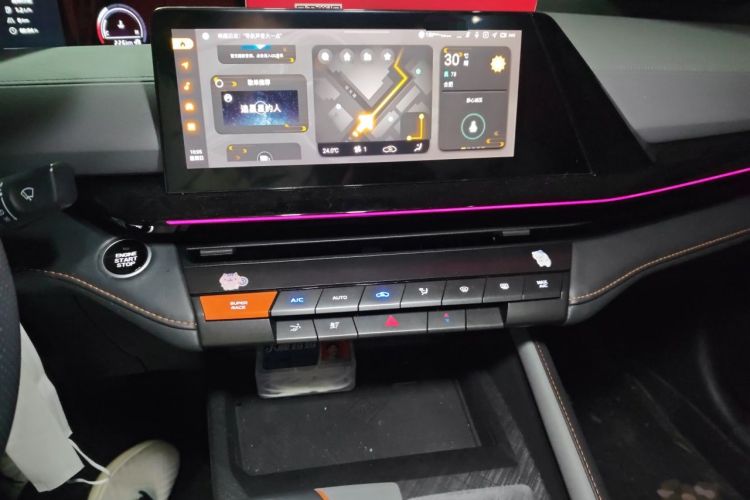 Used CHANGAN UNI-V 2022 1.5T Prestige Version Audio And AC Panel