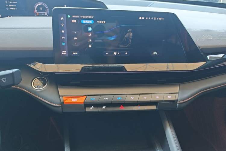 Used CHANGAN UNI-V 2022 1.5T Prestige Version Audio And AC Panel