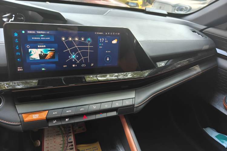 Used CHANGAN UNI-V 2022 1.5T Prestige Version Audio And AC Panel