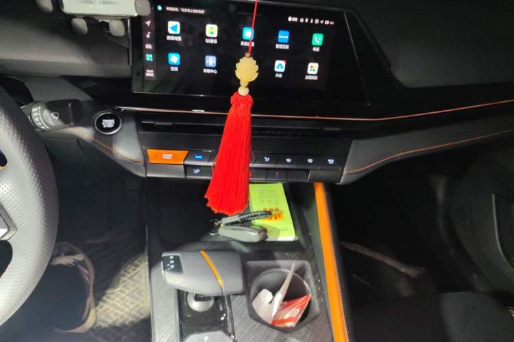 Used CHANGAN UNI-V 2022 1.5T Prestige Version Audio And AC Panel