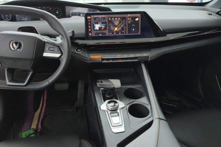 Used CHANGAN UNI-V 2022 1.5T Prestige Version Audio And AC Panel