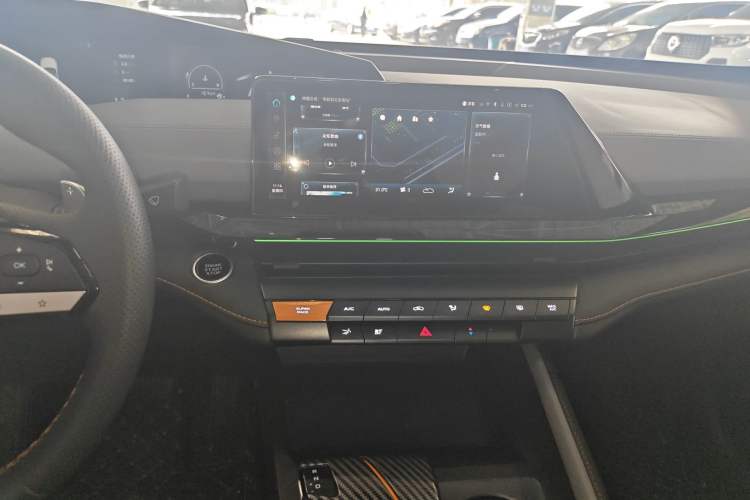 Used CHANGAN UNI-V 2022 1.5T Prestige Version Audio And AC Panel