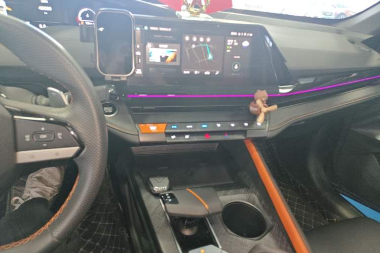 Used CHANGAN UNI-V 2022 1.5T Prestige Version Audio And AC Panel