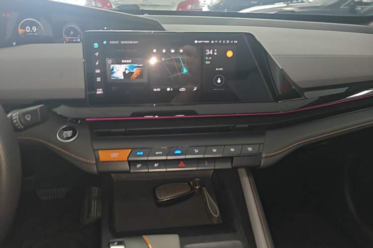 Used CHANGAN UNI-V 2022 1.5T Prestige Version Audio And AC Panel