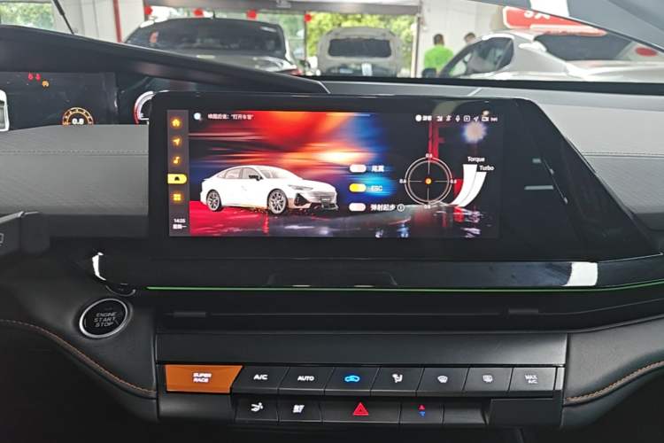 Used CHANGAN UNI-V 2022 1.5T Prestige Version Audio And AC Panel